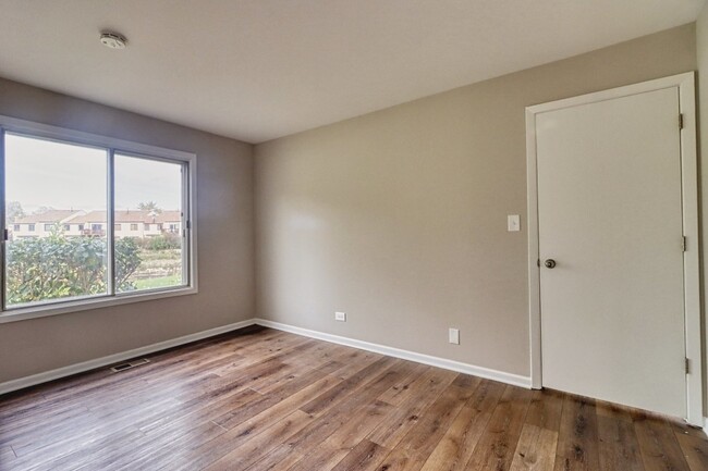 Building Photo - 364 Grissom Ct