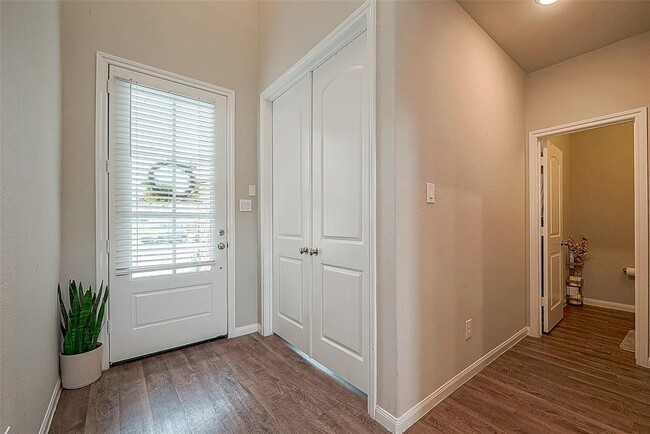 Building Photo - 21029 Crinet Square