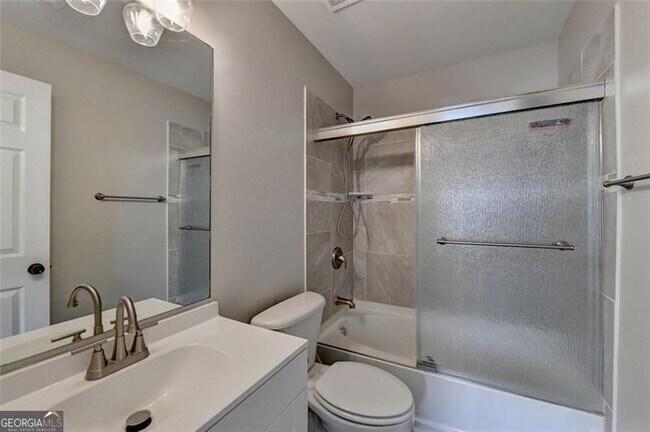 Building Photo - 903 Redwood Dr