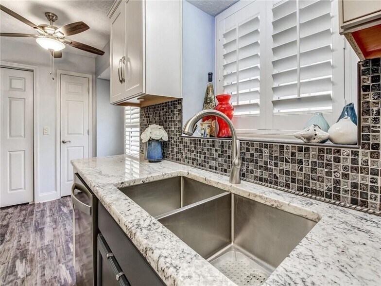 Building Photo - 3840 Forsythia Way