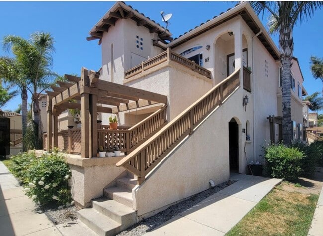 Building Photo - 310 Eas - 1Unit 8-