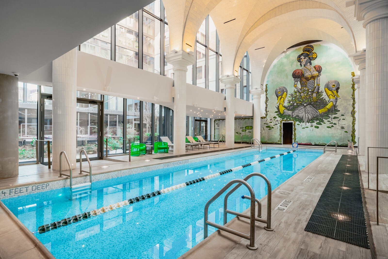 Building Photo - 123 Melrose St