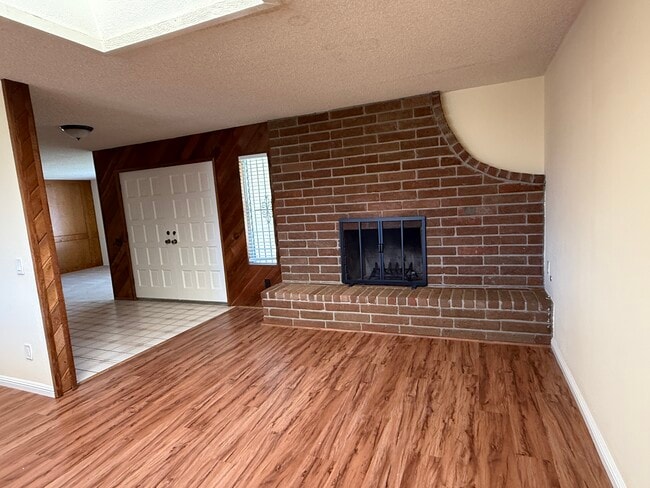 Building Photo - 569 Mundy Terrace