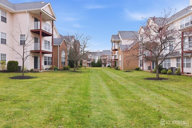 Building Photo - 405 Plymouth Rd