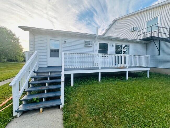 Building Photo - 75 Vista Dr