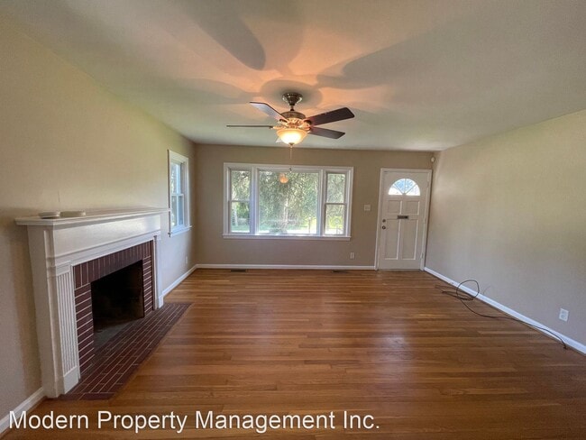 Building Photo - 3 br, 2 bath House - 398 Bradford Dr