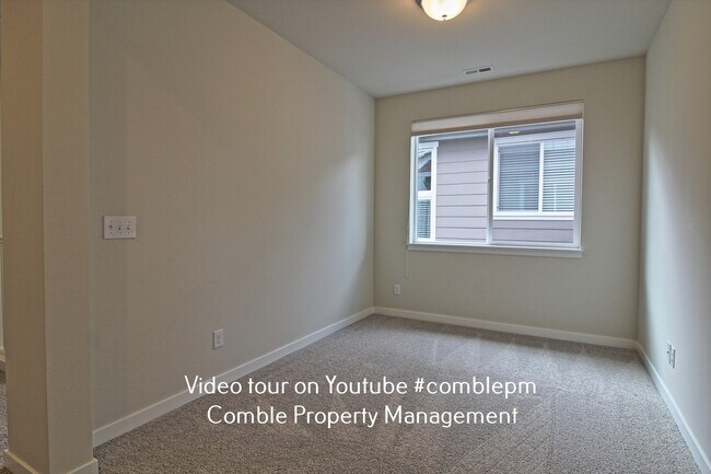 Building Photo - 34418 SE Groshell St