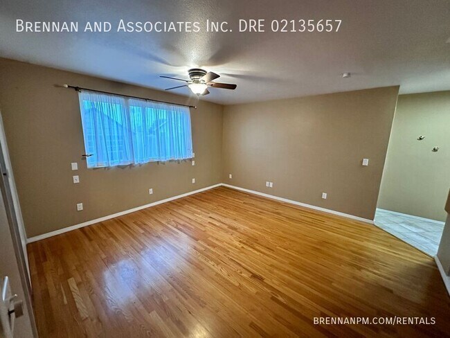 Building Photo - 975 Hemlock Ave