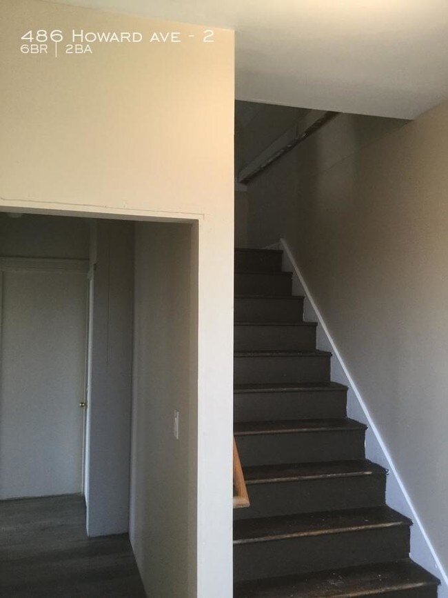 Building Photo - 6 bedroom in New Haven CT 06511