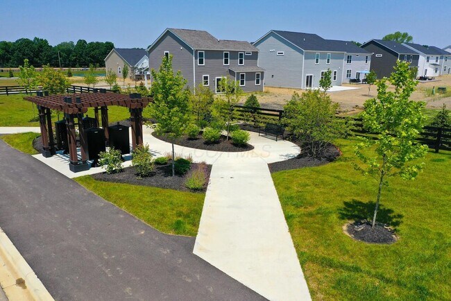 Building Photo - 1315 Red Tail Pl