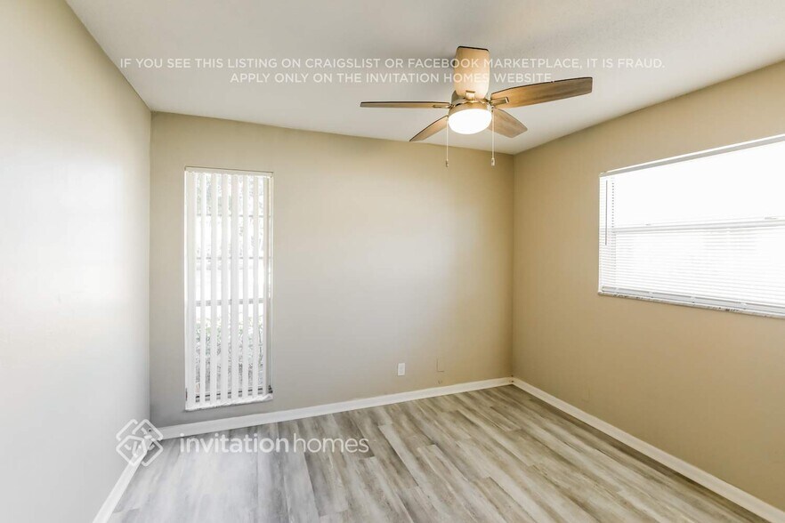 Building Photo - 10274 Ramblewood Dr