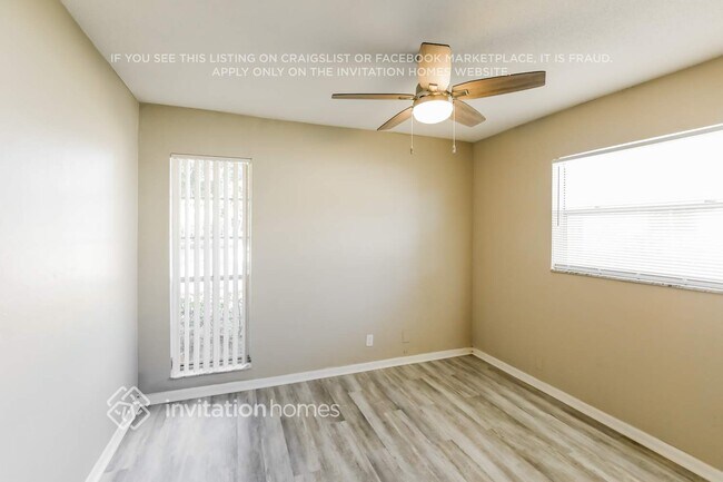 Building Photo - 10274 Ramblewood Dr