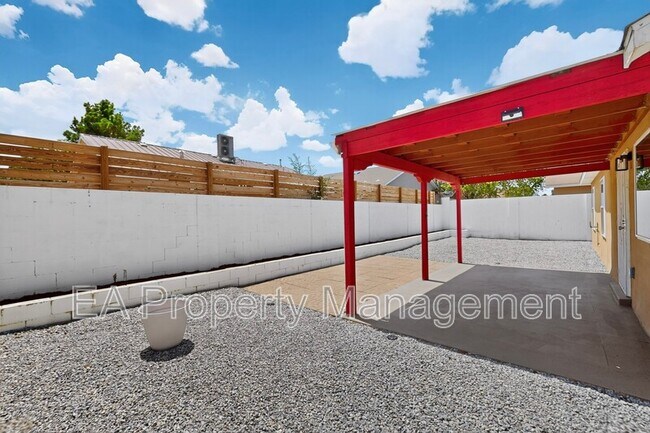 Building Photo - 5748 Pinon Flats Rd NW