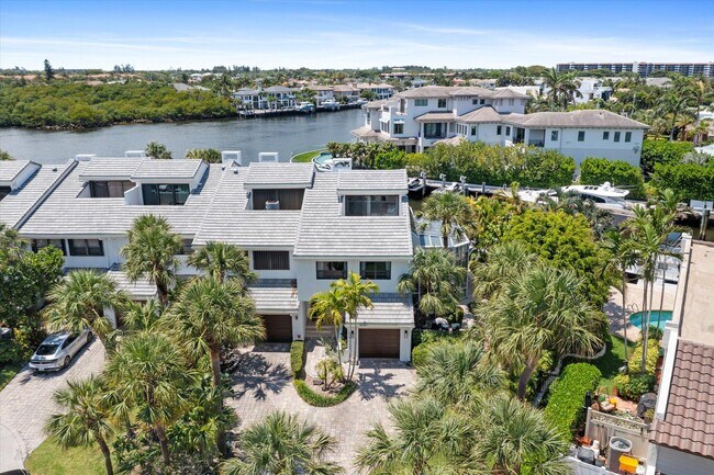 Building Photo - 1013 Bel Air Dr