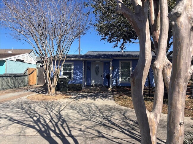 Building Photo - 1310 Harris Way