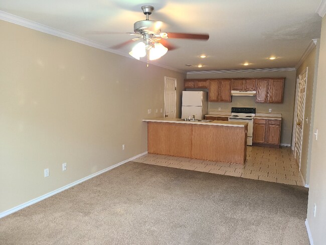 Building Photo - 1554 Willowbrook Dr