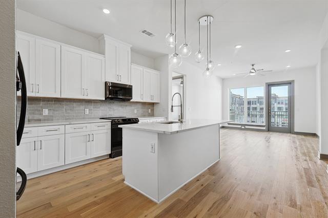 Building Photo - 2700 Old Denton Rd