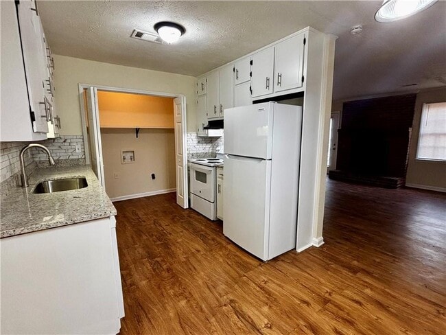 Building Photo - 1579 Harbins Rd NW