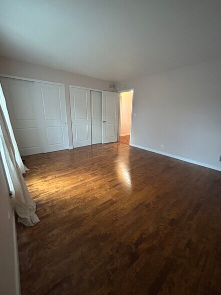 Building Photo - 5400 Carriageway Dr