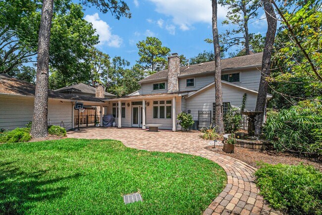 Building Photo - 743 Bison Dr
