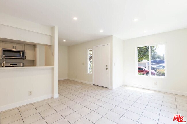 Building Photo - 2345 Highbury Ave