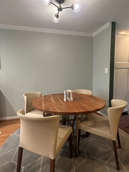 Building Photo - 1468 N Quinn St