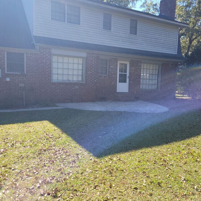 Building Photo - 3 br, 2.5 bath House - 14 Sorento Blvd.
