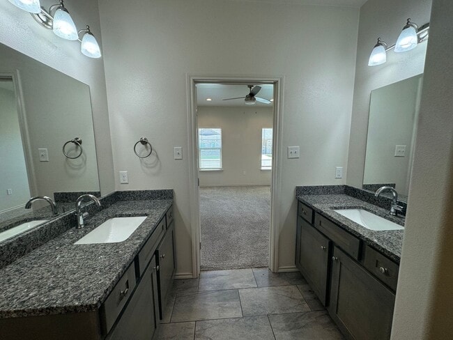 Building Photo - Available Now- Half Off First Months Rent!