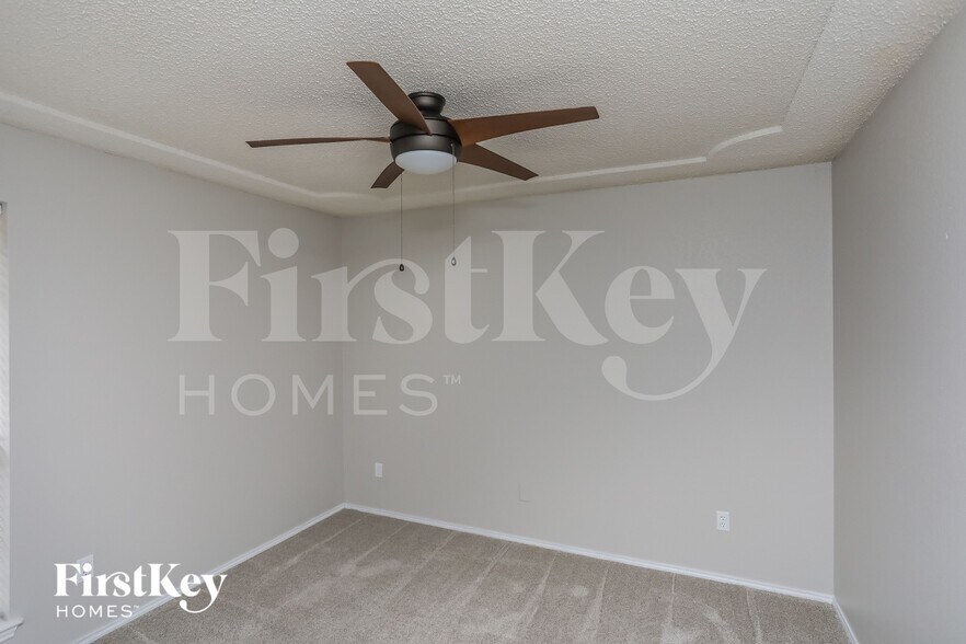 Building Photo - 408 Flagstone Dr