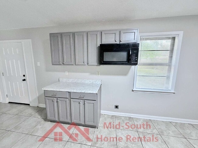 Building Photo - 1521 Abernathy Rd