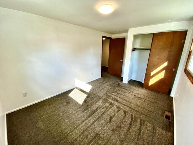 Building Photo - 507 North St.