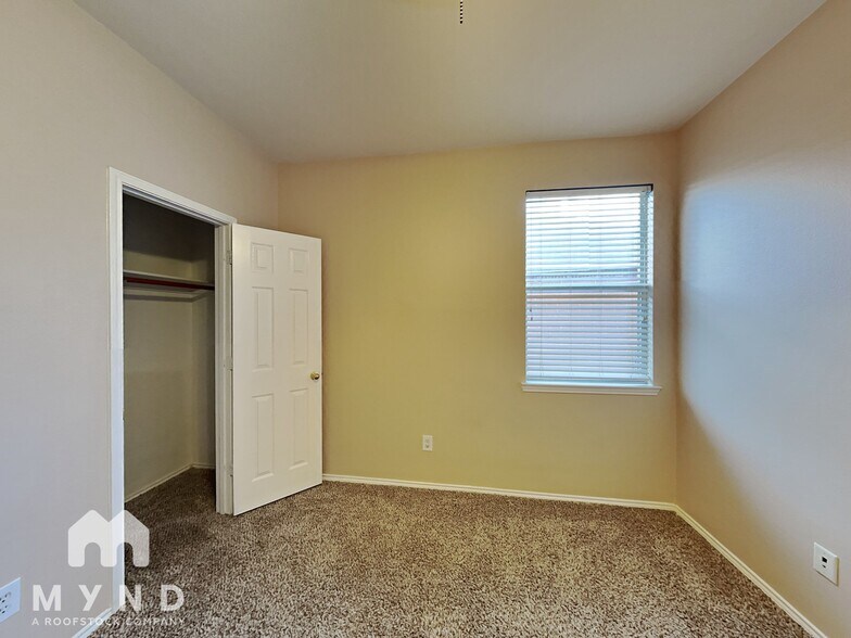 Building Photo - 3125 Paradise Valley Dr