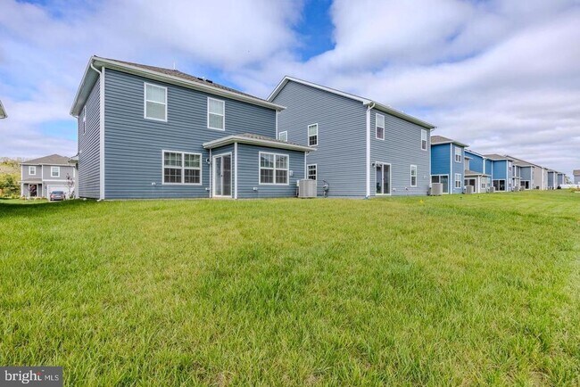 Building Photo - 110 Charing Cross Dr