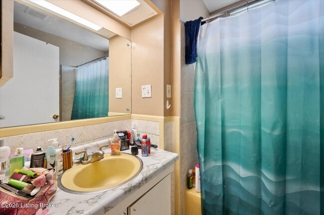 Building Photo - 4925 Southside Dr