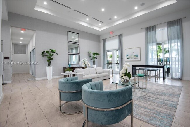 Building Photo - 2636 SE 8th Ct