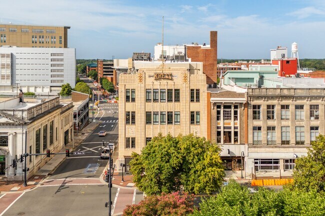 Building Photo - 103 W Main St