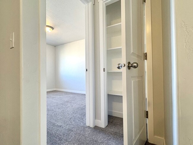 Building Photo - Clean, Cozy & Convenient — West Jordan 2-Bedroom Home