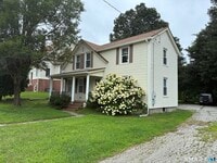 Building Photo - 633 Norwich Rd
