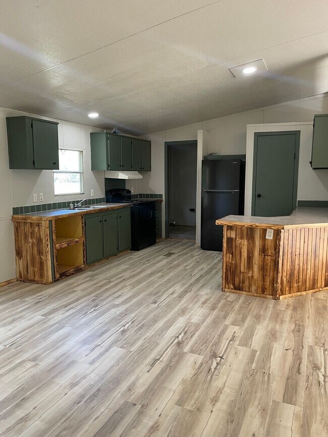 Building Photo - Upcoming Rental