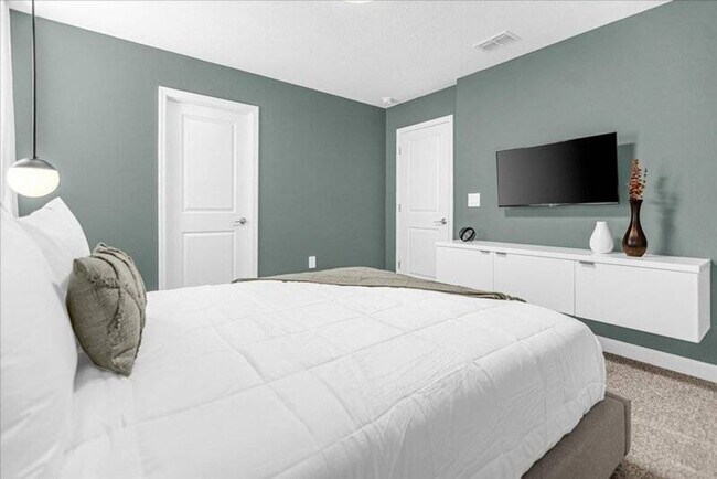 Building Photo - 9052 Sommerset Hills Dr