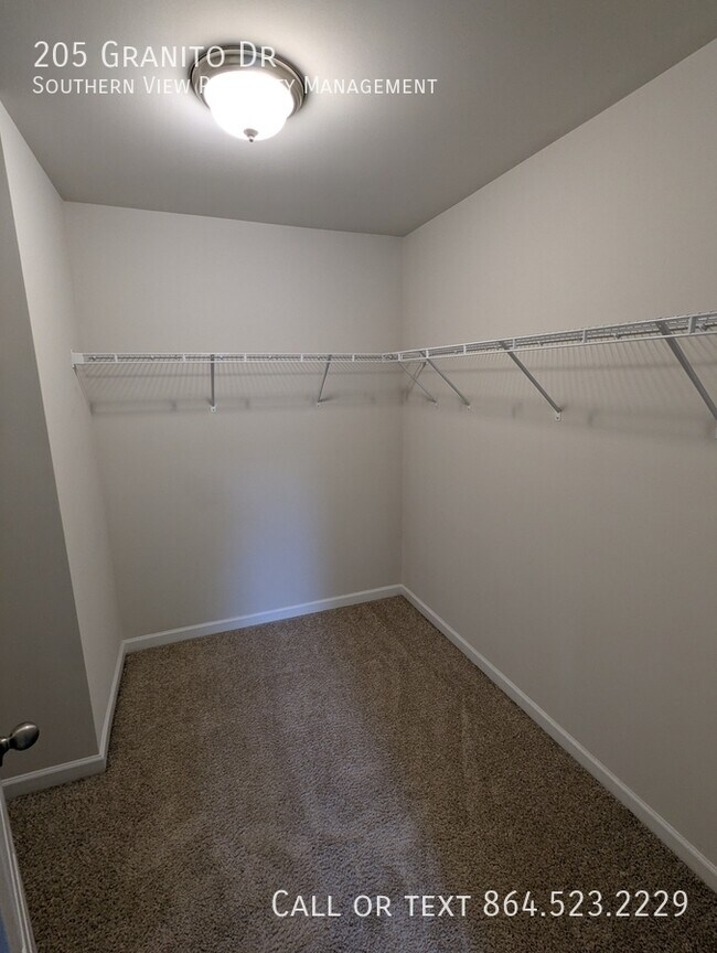 Building Photo - 205 Granito Dr