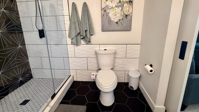 Building Photo - 1504 Dorothy Dr