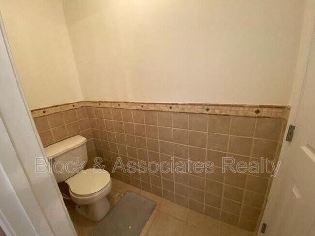 Building Photo - 2916 Chatelaine Pl