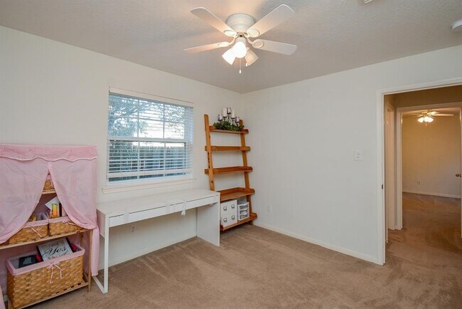 Building Photo - 5819 Mitre Peak Ln