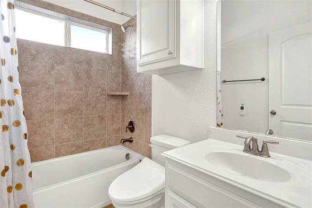 Building Photo - 6925 Mercy Rd