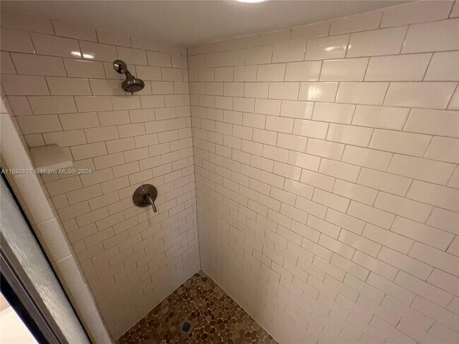 Building Photo - 773 SW 120th Way