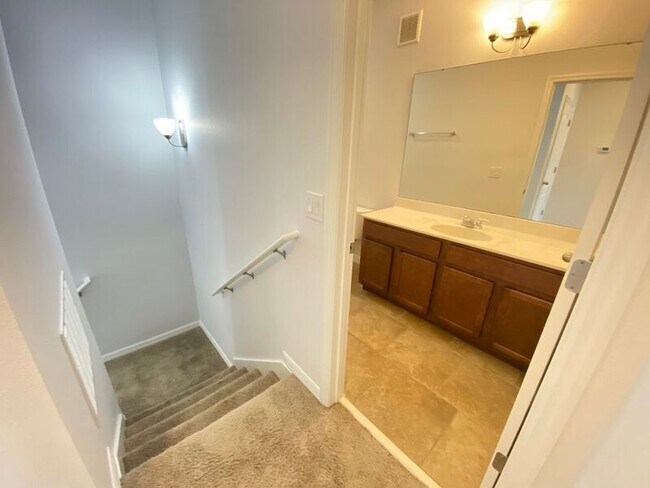 Building Photo - 6558 S Goldenrod Rd