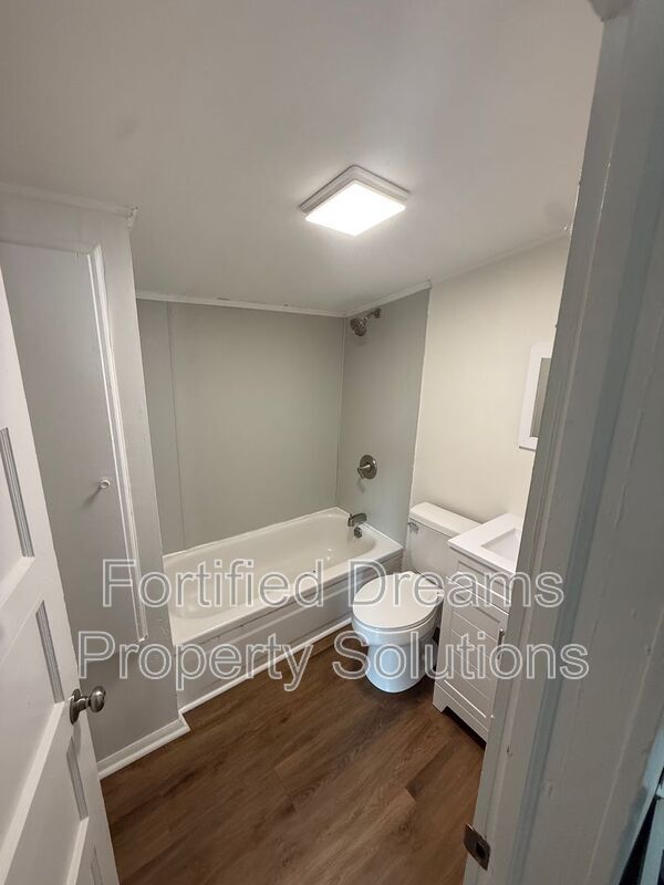 Building Photo - 723 Humphrey Ct