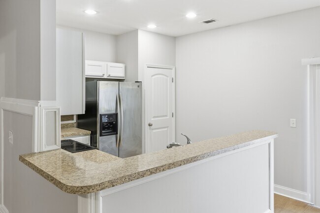 Building Photo - 240 Canyon Oak Loop