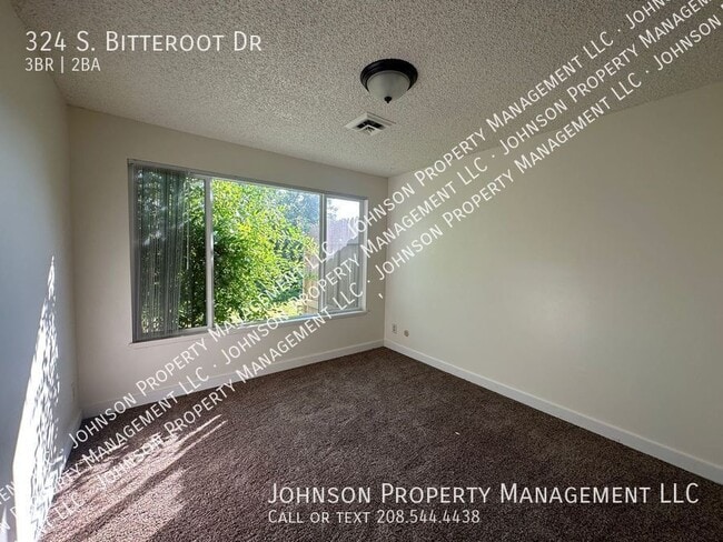 Building Photo - 324 Bitteroot Dr